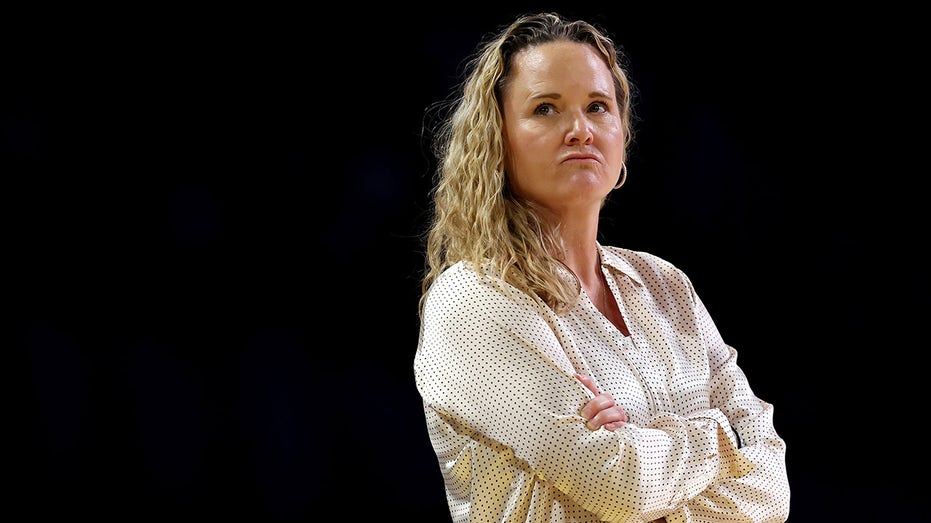 Sparks head coach fumes after another sex toy is thrown on WNBA court in game against Fever: 'It's stupid' Melbourne School